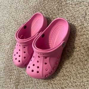 Pink crocs !